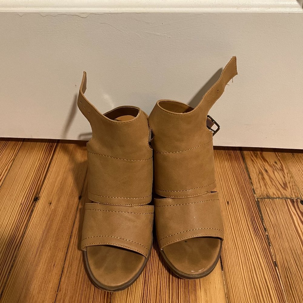 Dolce Vita Open Toe Ankle bootie